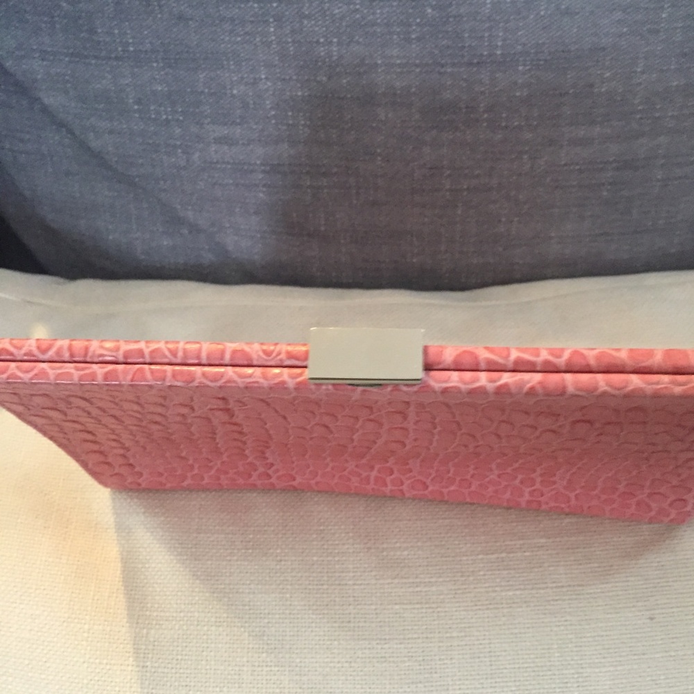 Pink Croco - Picture 4 of 6